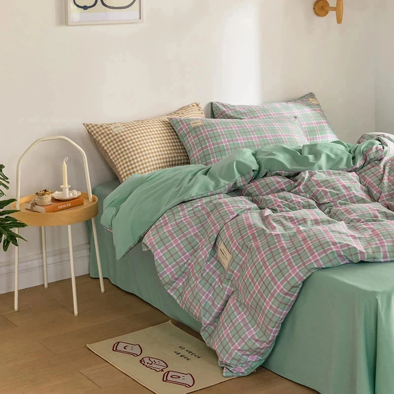 Green Two-Tone Checked Plaid Bedding Set - Image 4