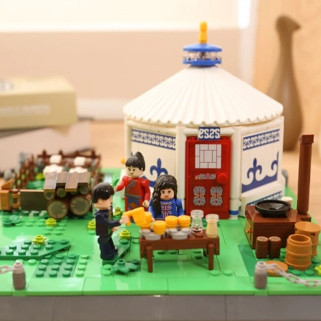 Traditional Mongolian Ger Building Blocks - Image 10